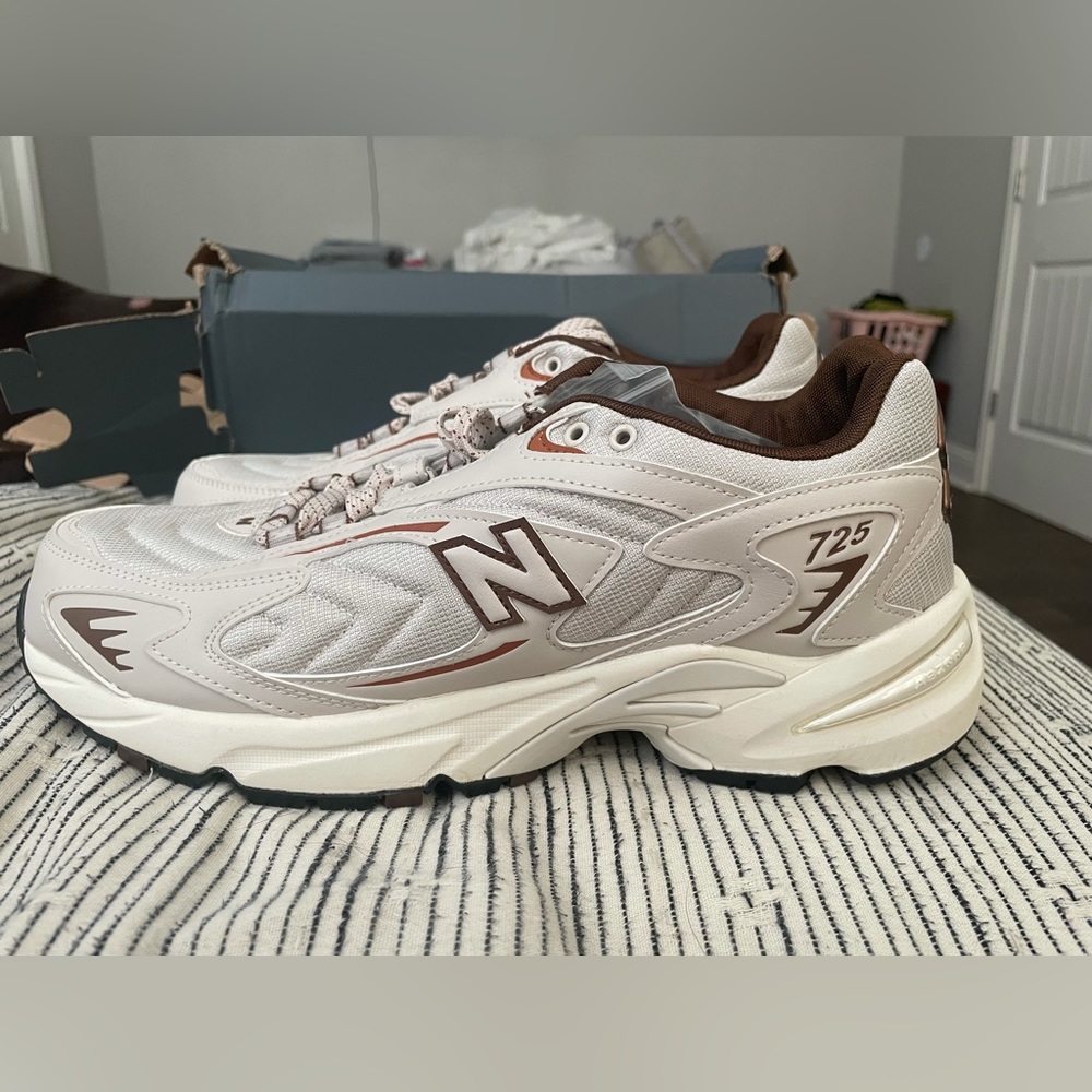 New Balance 725 Cookie sneakers